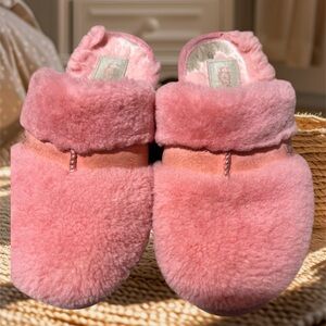 UGG womens pink slippers size 7